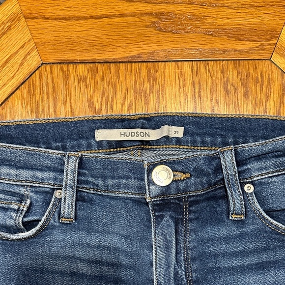 *HUDSON* Medium Wash Cutoff Bermuda Nico LCI Shorts Size 29 - Picture 2 of 7